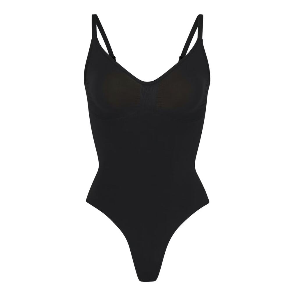 377 - SKIMS SEAMLESS SCULPT Thong Bodysuit on ONXY in L/XL
